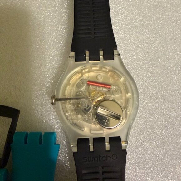Swatch watch silver face - Picture 5 of 6